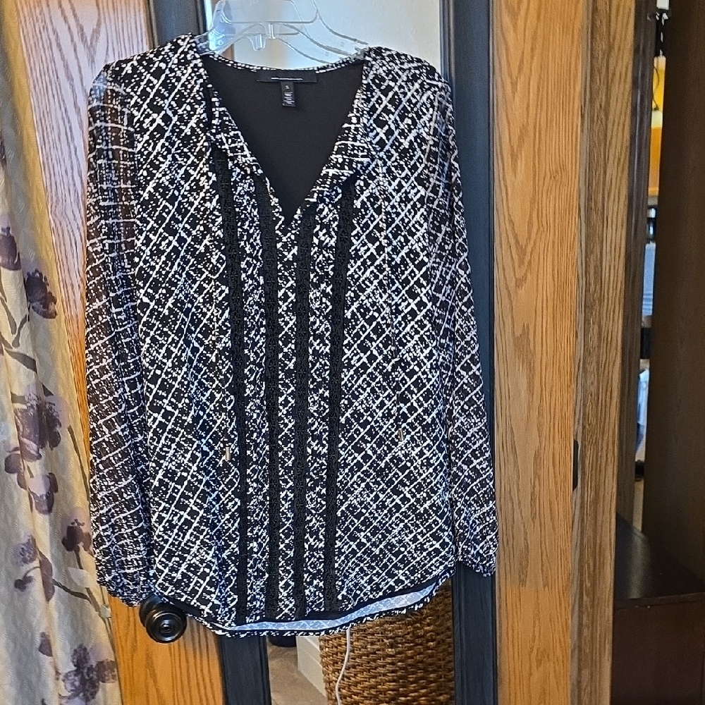White House Black Market Black and White Graphic Blouse